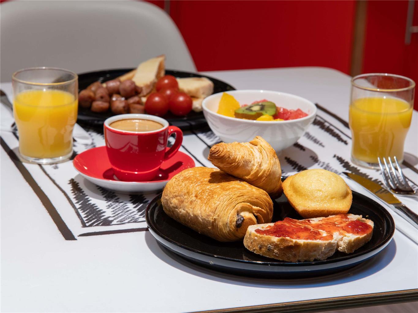 Ibis Avenue De La Republique Hotel