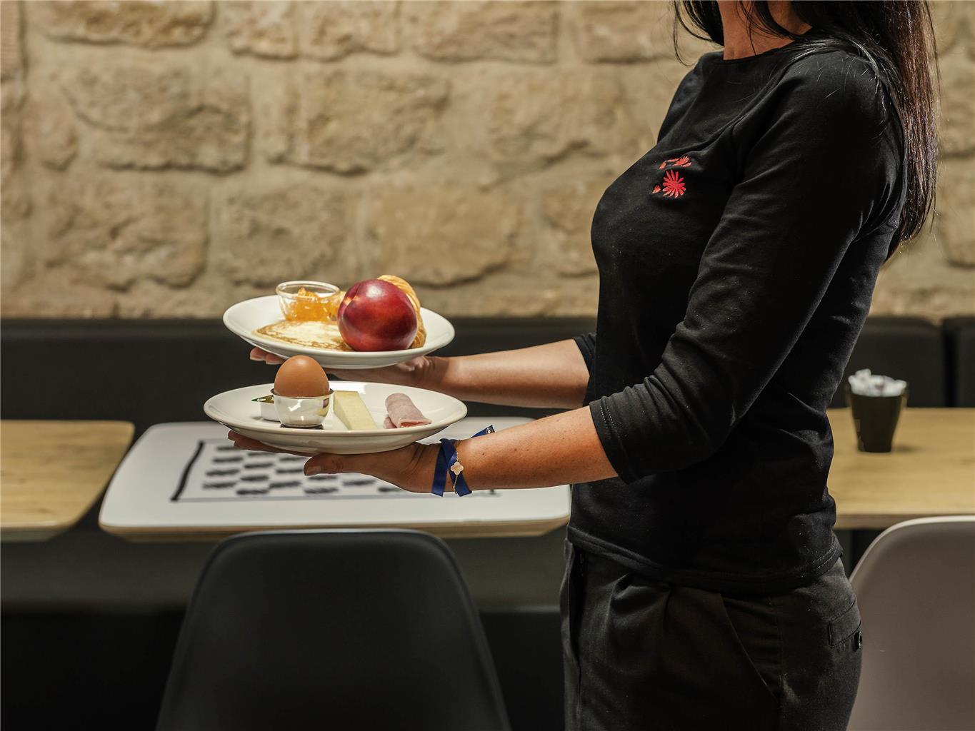 Ibis Avenue De La Republique Hotel 3*